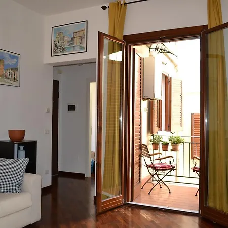 La Terrazza Sul Mercato Storico Nyaraló