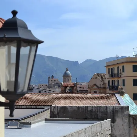 Nyaraló La Terrazza Sul Mercato Storico Palermo